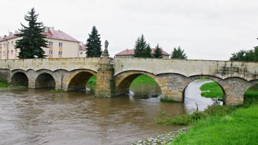 Svatojánský most po obnově po povodních v roce 1997