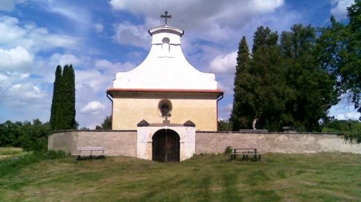Kostel sv. Jiří na hradišti Libušín