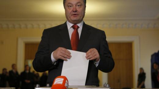 Ukrajinský prezident Petro Porošenko odvolil v Kyjevě