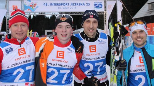 Štefeta Radiožurnálu: zleva Radim Nyč, David Nyč, Michal Holý a Marek Bělovský