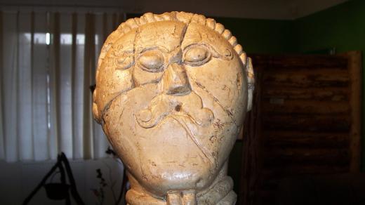 Opuková hlava znázorňující Keltského druida