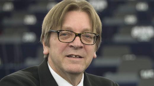 Guy Verhofstadt, který loni na podzim, když propukla aféra „Luxleaks“, patřil k těm, kteří v Evropském parlamentu proti Junckerovi hřímali obzvláště hlasitě