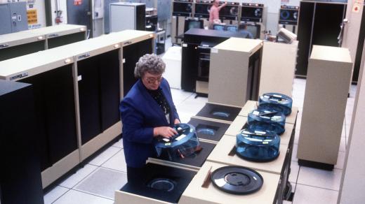 Sálový počítač z roku 1986  
