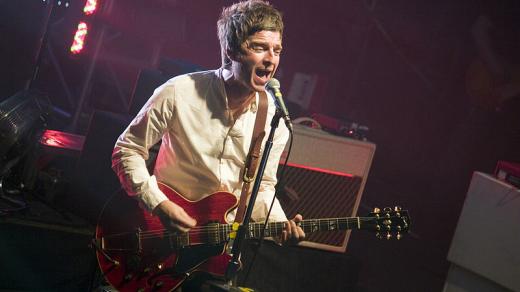 Noel Gallagher and The High Flying Birds na pódiu v Barceloně