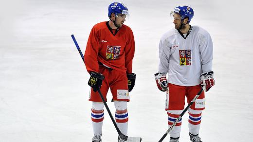 Hokejová reprezentace, hokej, trénink, vlevo Michal Birner, vpravo Petr Pohl