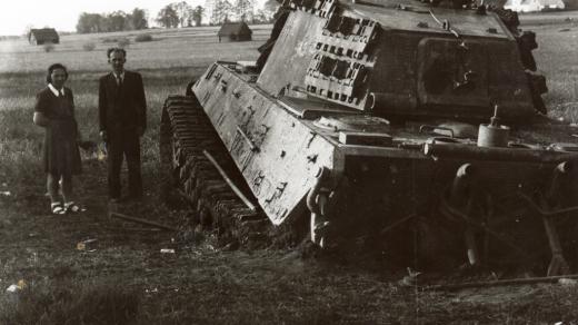 Na třeboňských lukách zapadl při osvobození v noci z 9. na 10. května 1945 jeden ze šedesáti jedinečných německých velitelských tanků