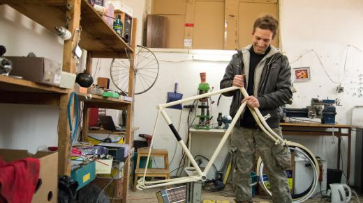 Renovovat staré kolo se může vyplatit víc než kupovat nové