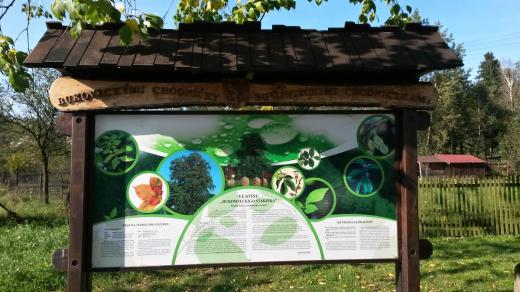 Tabule pod památným jilmem