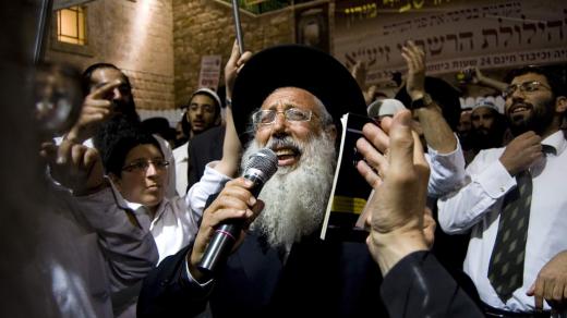 Oslavy svátku Lag Ba omer na hoře Meron v severním Izraeli