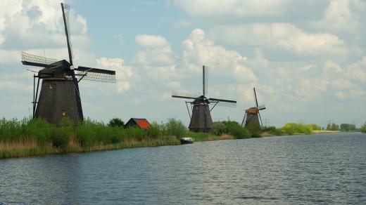 Větrné mlýny se používaly na čerpání vody z takzvaných poldrů