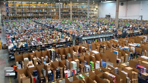 Distribuční sklad Amazonu v Barceloně