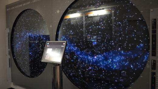 Mapa hvězdné oblohy je součástí stálé expozice