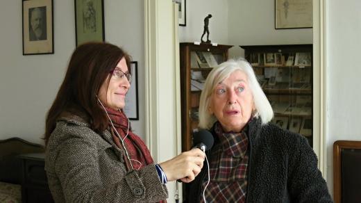 Alena Blažejovská natáčí s Helenou Peschovou v Muzeu Otokara Březiny