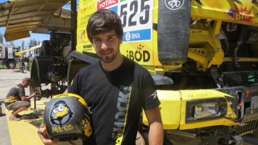 Martin Macík s přilbou u liazky