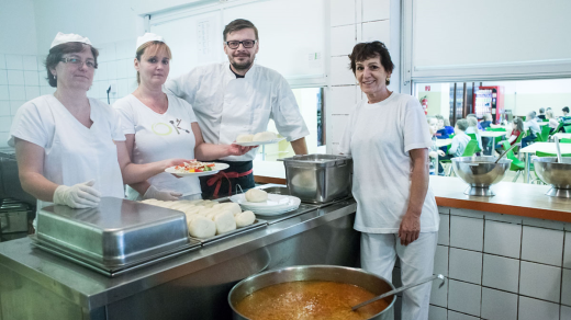 Marián Maszay v současnosti vede jednu školní jídelnu na Slovensku