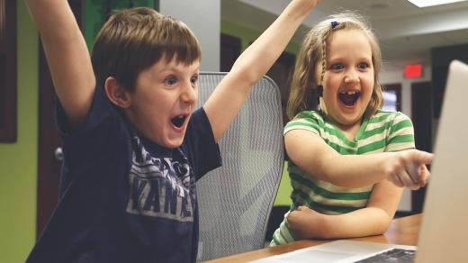 Děti u počítače, počítač (ilustrační foto)