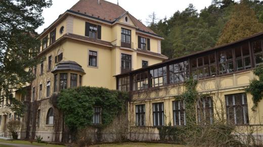 První budovy sanatoria byly postaveny podle návrhu architekta Jana Flory.JPG