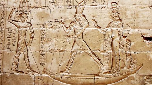 Egyptští bohové na lodi