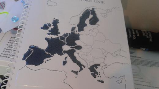 Návštěvníci si mohou zalistoval plastickým atlasem Evropy