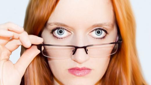 Správně vybrané brýle by vás neměly při nošení omezovat