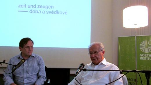 Prof. Alexandr Nesanel Fried (vpravo) s ředitelem Goethe-Institutu v Praze Bertholdem Frankem