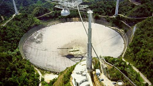 Radioteleskop v Arecibu, Porto Rico byl donedávna největším na Zemi