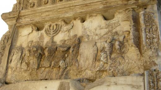 Dobytí jeruzalémského chrámu - vyobrazení na Titově vítězném oblouku v Římě