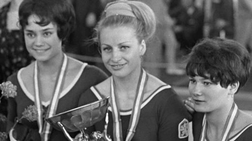 Zinaida Voronina, Věra Čáslavská, Marianna Krajčírová (28.5.1967; Holandsko)