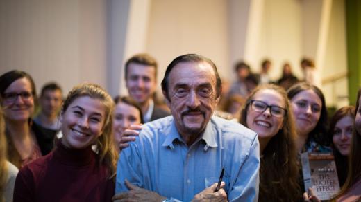 Americký psycholog Philip Zimbardo v České republice
