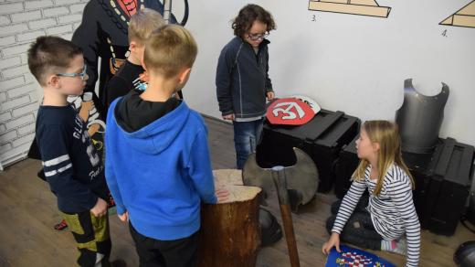 Děti hledají v expozici generála Laudona skryté kódy