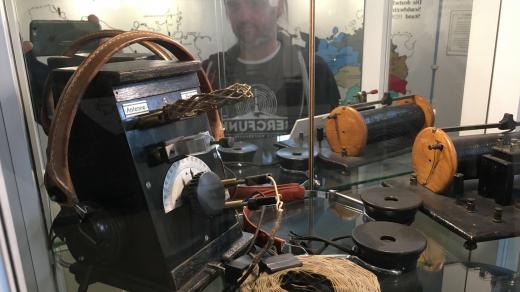 Historická vysílací technika v rozhlasovém muzeu v německém v Königs-Wusterhausenu