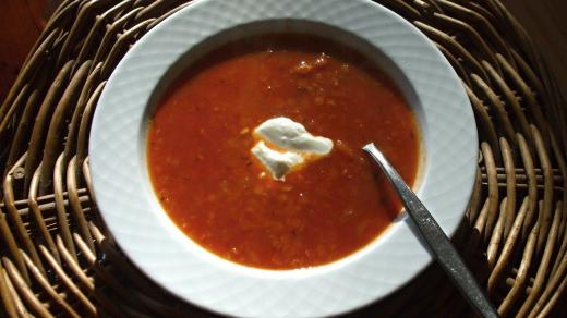 Rajská polévka s červenou čočkou