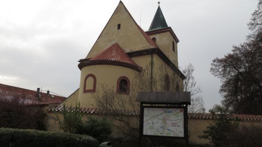Hrusický kostel figuruje na mnoha Ladových obrazech