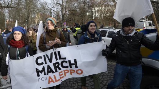 Pochod za Aleppo dorazil do Prahy