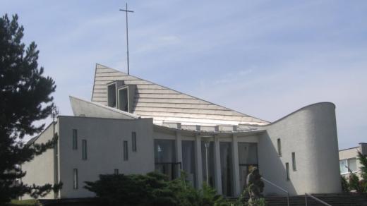 Kostel sv. Josefa se dočkal oficiálního svěcení až v roce 1991