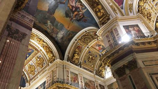 Interiér chrámu sv. Izáka v Petrohradu