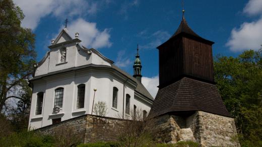 Kostel sv. Jakuba Většího a dřevěná zvonice