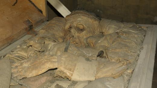 Jaroměřský děkan Josef Ferdinand Pavlíček, který se nejvýznamněji zasloužil o výzdobu kostela sv. Mikuláše