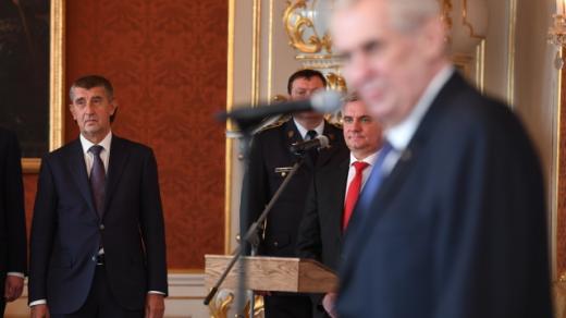 Prezident Zeman po třítýdenních tanečcích odvolal vicepremiéra a ministra financí Babiše