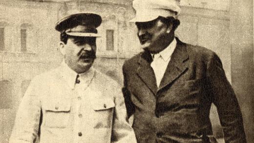 Joseif Stalin a Georgi Dimitrov v roce 1936