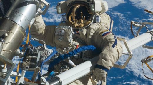 Ruský kosmonaut Anton Škaplerov na Mezinárodní vesmírné stanici (ISS)
