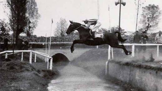 Druhé vítězství Miloše Svobody v sedle koně Vítěz v roce 1952