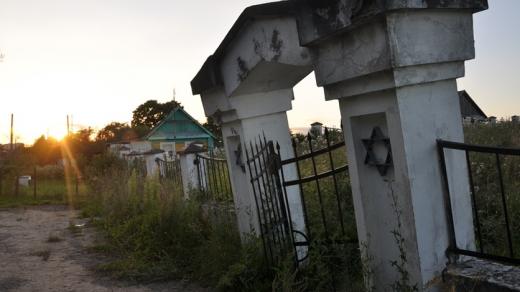 Starý židovský hřbitov v běloruském městě Mir
