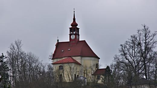 Kaple Andělů Strážných na místě někdejšího hradu