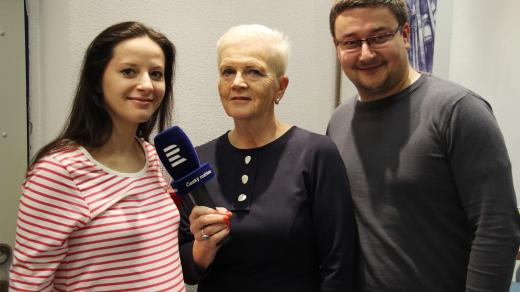 Taneční mistři Jana a Tomáš Rynešovi s autorkou pořadu Dámská jízda Mirkou Nezvalovou