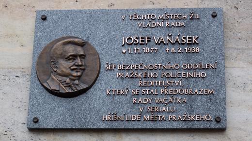 Pamětní deska policejního rady Josefa Vaňáska na Praze 5