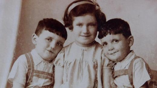 Sourozenci Jiří, Věra a Josef Fischerovi