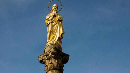 Panna Marie na mariánském sloupu