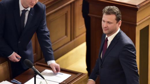 Radek Vondráček přichází složit poslanecký slib