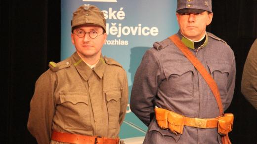 Živé natáčení pořadu Vltavín, který se věnoval období první světové války. Členové spolku Jednadevadesátníci přišli v uniformách rakousko-uherské armády